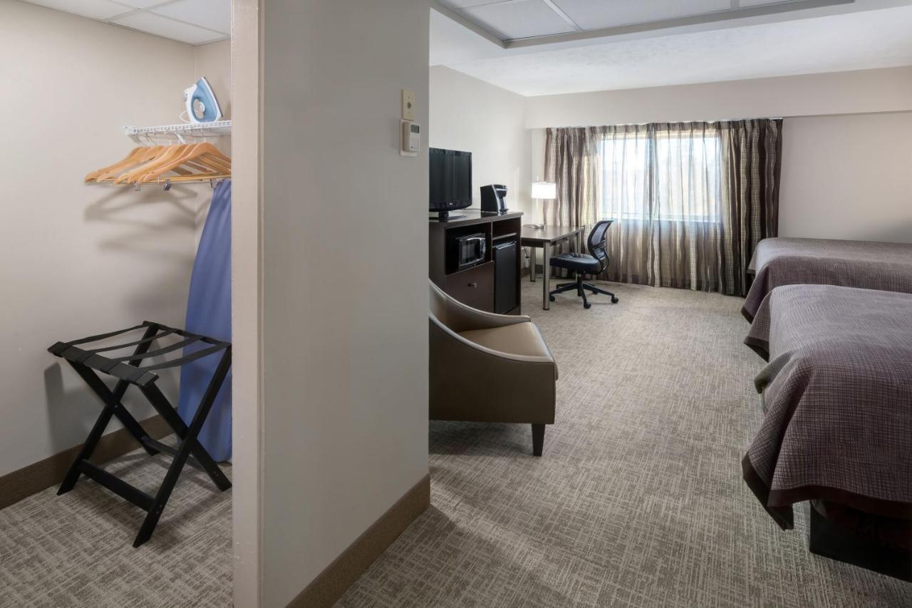 Park Place Hotel & Conference Center Traverse City Room photo