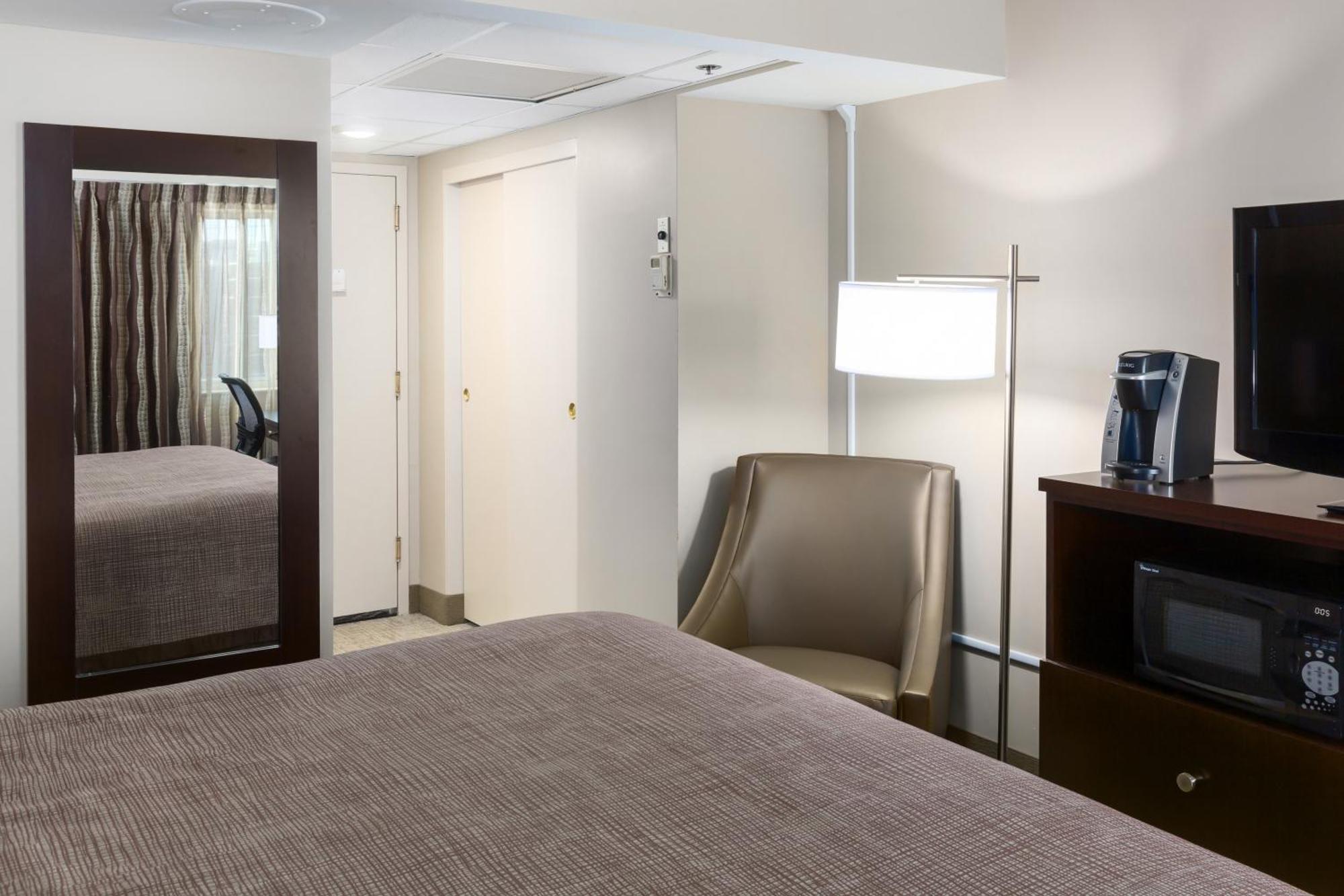 Park Place Hotel & Conference Center Traverse City Room photo